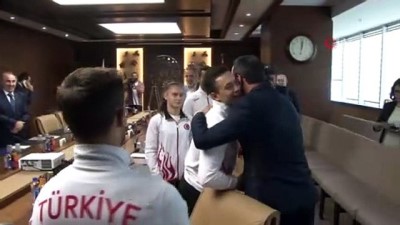 olimpiyat - Bakan Kasapoğlu, milli cimnastikçileri ağırladı Videosu