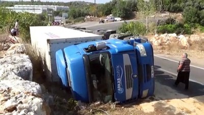 karya - Domates yüklü tır devrildi - MERSİN Videosu