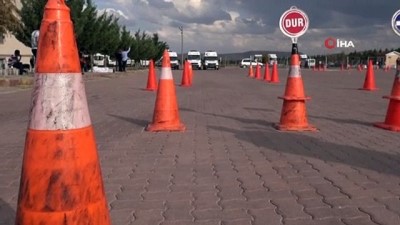 hiz kontrolu -  Aksaray’da ambulans sürücüleri parkurun tozunu attırdı  Videosu