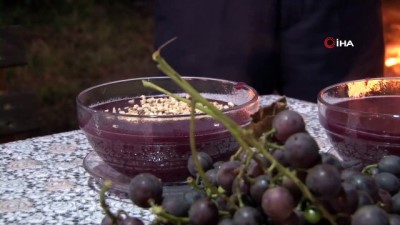 puf noktasi -  Rize’de Pepeçura zamanı...Kokulu üzümlerin şırasından yapılan tatlı bölgenin vazgeçilmezlerinden  Videosu