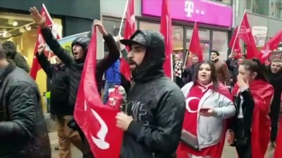 Almanya'da yaşayan Türklerden 'Vatanına Bayrağına Sahip Çık' mitingi - WUPPERTALL 