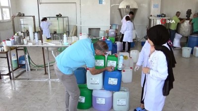 camasir suyu -  Kimya fabrikası gibi çalışan okul siparişlere yetişemiyor  Videosu