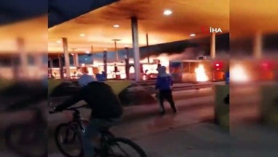 metro istasyonu -  - Şili’deki protestolarda süper market yakıldı: 3 ölü  Videosu