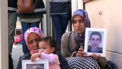 kiz cocugu -  HDP binası önünde eylem yapan anneye PKK'dan tehdit  Videosu