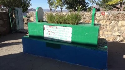 tarihci -  Gerçek mezarının nerede olduğu bilinmiyor...Hüseyin Gazi'ye ait olduğu düşünülen mezar ziyaretçilerini ağırlıyor  Videosu