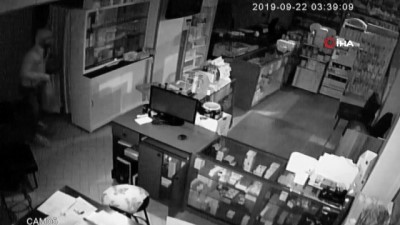 guvenlik kamerasi -  Hırsızlık anı kameraya yansımıştı, eczaneden 25 bin lira ve malzeme çalan hırsız serbest bırakıldı Videosu