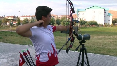 hedef tahtasi - Milli okçu Süleyman Araz'ın hedefi Avrupa şampiyonluğu - AKSARAY  Videosu