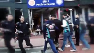 trafik polisi -  İstanbul’da “Tek teker Mert” lakaplı motosikletli maganda yine yakalandı  Videosu