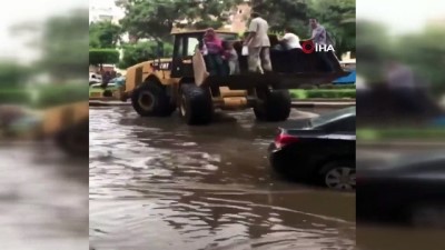 siddetli yagis -  - Kahire’de şiddetli yağışlar nedeniyle havalimanını su bastı  Videosu
