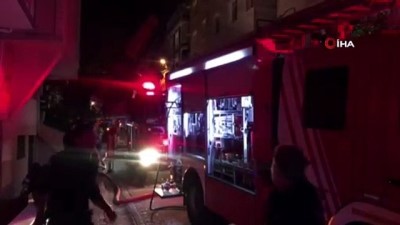 efes -  Avcılar'da korkutan ev yangını Videosu