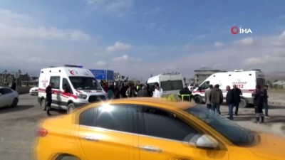 devlet hastanesi -  Minibüsle beton mikseri çarpıştı: 3 yaralı  Videosu