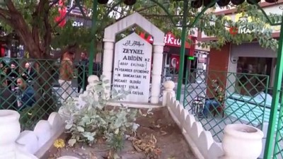yaya kaldirimi -  Sivas’ta kaldırımın ortasında kalan türbe mezar dikkat çekiyor  Videosu