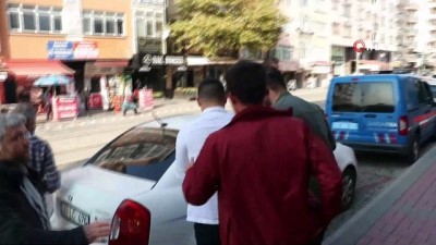 polis ekipleri -  18 suçtan 15 yıl hapis cezası ile aranan şahıs Kocaeli’de yakalandı  Videosu