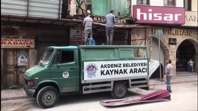 polis ekipleri - Kullanılmayan binada çökme - MERSİN  Videosu