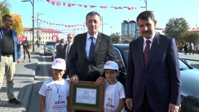 Milli Eğitim Bakanı Ziya Selçuk Sivas'ta 