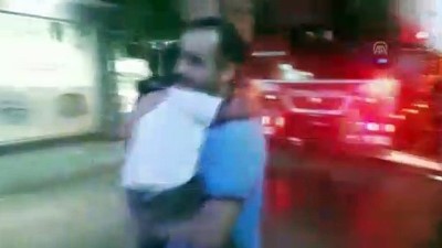 muhabbet kusu - Yangında evde mahsur kalan anne ve oğlu kurtarıldı - AYDIN Videosu