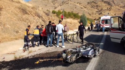 motosiklet kazasi - Motosiklet devrildi: 2 yaralı - ELAZIĞ  Videosu