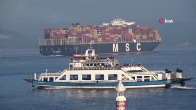  366 metrelik dev konteyner gemisi Çanakkale Boğazı'ndan geçti