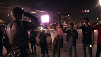 canli heykel -  Barış Pınarı şehitleri için nöbet başladı... 24 saat boyunca canlı heykel olup asker selamı verecek Videosu