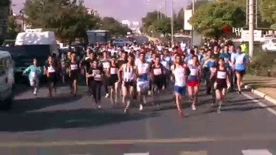 kucuk kiz - Erzincanlı öğrenciler Cumhuriyet koşusunda ter döktü Videosu