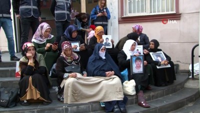 raks -  HDP önündeki ailelerin evlat nöbeti 56’ncı gününde Videosu