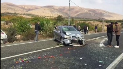 aski - Trafik kazası: 1 ölü, 3 yaralı - ELAZIĞ Videosu