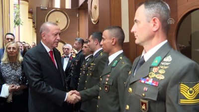 Cumhurbaşkanı Erdoğan'ı Kabul Töreni'nin yapıldığı salonda askerler karşıladı - ANKARA