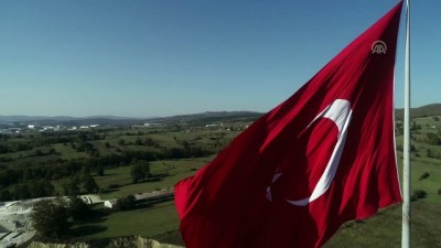 2010 yili - Kara yolunda dalgalanan dev Türk bayrağı - SAMSUN  Videosu