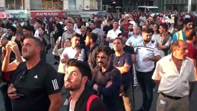  Taksim'de intihar girişimi