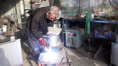demircili -  - 40 yıllık demir ustası, hurdadan malzeme üretiyor  Videosu