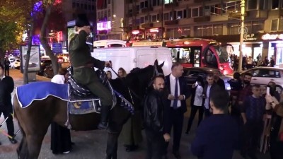 dizi oyuncusu - Atla şehir meydanında gezip Atatürk'ü canlandırdı - BURSA  Videosu