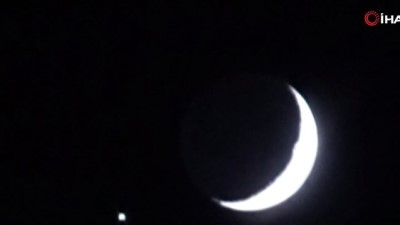 gokyuzu -   Ay ve yıldız gökyüzünde buluştu Videosu