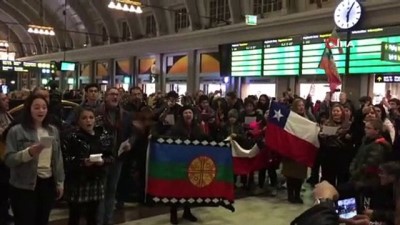 tiago -  - İsveç'teki Şilililerden Ülkelerindeki Gösterilere Destek  Videosu