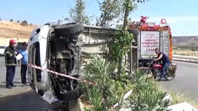 saglik gorevlisi -  Hafif ticari araç devrildi: 10 yaralı  Videosu