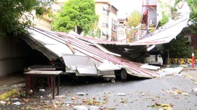 zabita - Maltepe'de okulun çatısı araçların üzerine düştü - İSTANBUL  Videosu