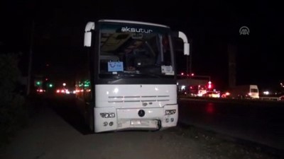 tur otobusu - Tur otobüsü otomobile çarptı: 6 yaralı - ANTALYA Videosu