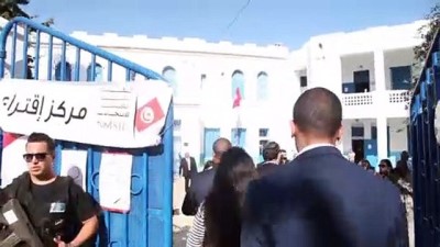 parlamento - Tunus Başbakanı Yusuf Şahid oyunu kullandı - TUNUS  Videosu