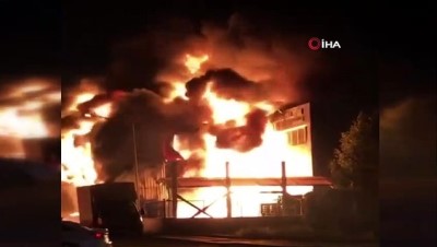 Başkent'te plastik fabrikası alev alev yanıyor
