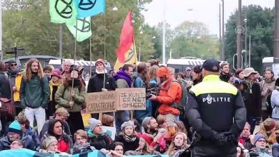 iklim degisikligi - Hollanda'da iklim protestocularının işgal eylemleri - AMSTERDAM Videosu