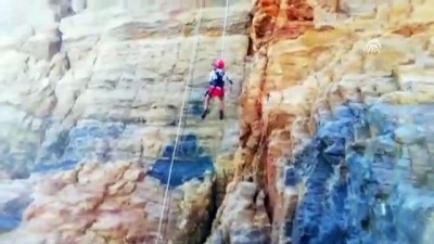 mahsur kaldi - Mağarada mahsur kalan iki kişi kurtarıldı - MERSİN  Videosu