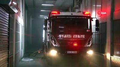 ikitelli -  Başakşehir AYKOSAN’da boş iş yerinde korkutan yangın  Videosu