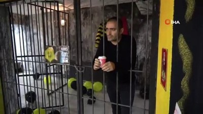 konsept -  Böyle kafe konsepti görülmedi...'Cezaevi değil kafe'  Videosu