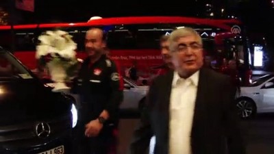 milli futbolcu - Milli takımdan Dorukhan Toköz'e geçmiş olsun ziyareti - İSTANBUL  Videosu