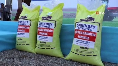 gubre -  Şahinbey’den çiftçilere 2 bin ton gübre dağıtımı  Videosu