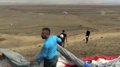 parasutcu - 'Türkiye'nin Çatısı'nda yamaç paraşütü eğitimi - IĞDIR  Videosu