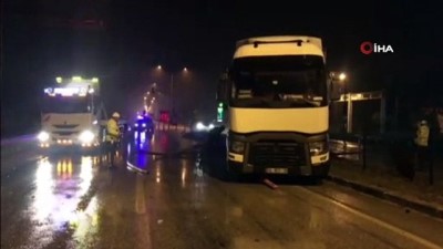  İnegöl'de tır karşı şeride geçti: 1 yaralı 