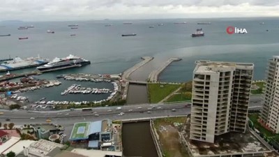  Marmara Denizi'ne çamur aktı 