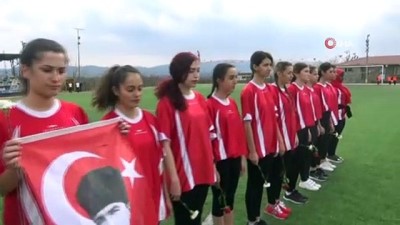 futbol takimi - Çanakkale’de kızların renkli futbol maçı Videosu