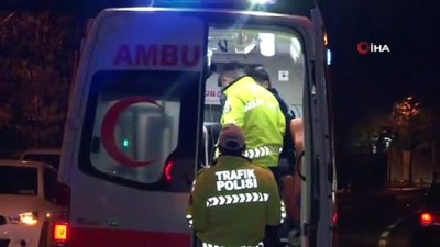trafik levhasi -  Sarıyer’de panelvan araçla otomobil çarpıştı: 2 yaralı  Videosu