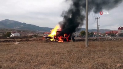 dogalgaz borusu -  Gediz’de doğalgaz borusu patlatan iş makinesi alev alev yandı Videosu